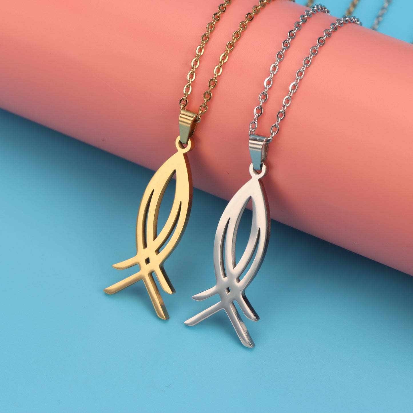 Simple Clavicle Chain Pendant Fishbone Ornament Necklace