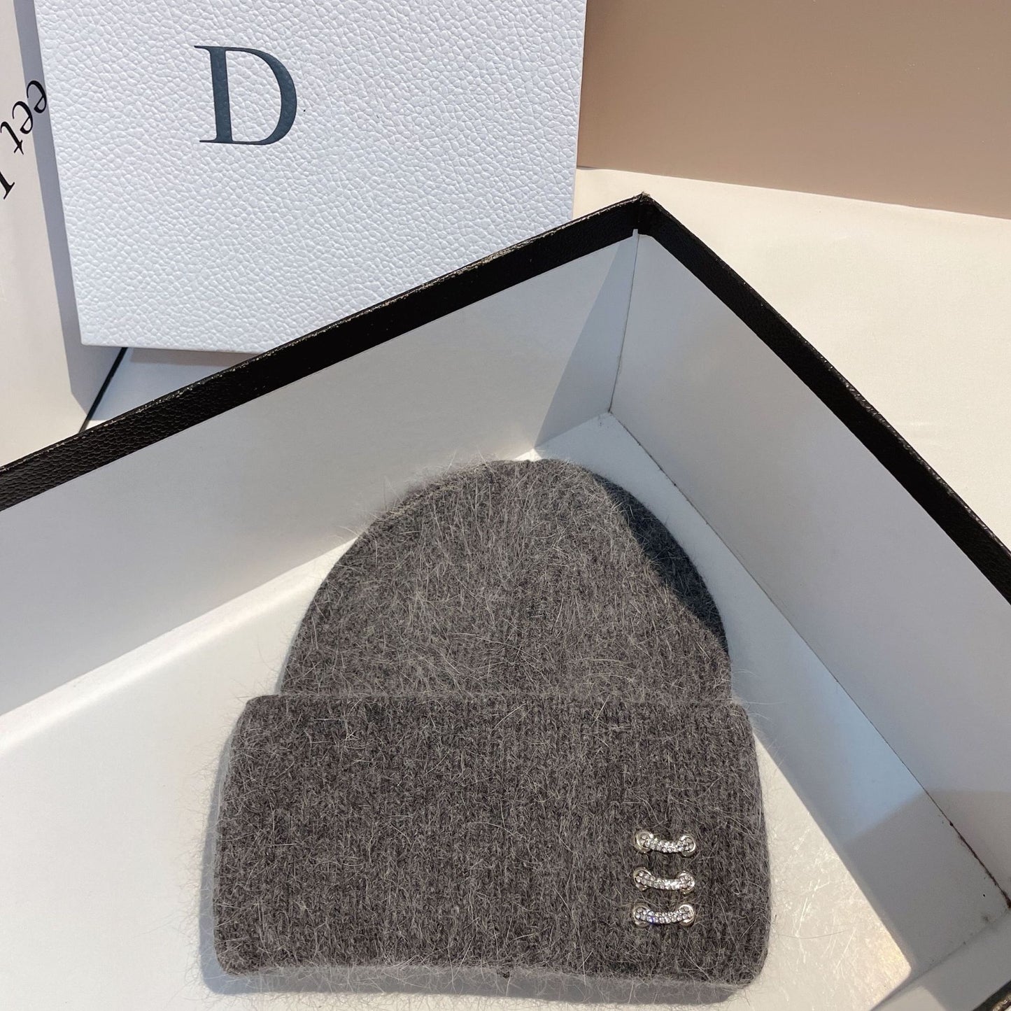 Winter New Buckle Rabbit Fur Knitted Hat