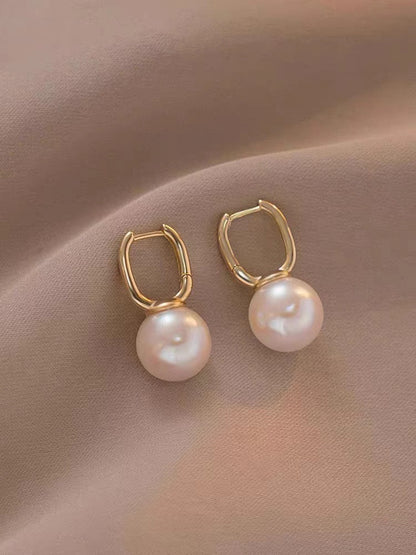 Elegant Retro Pearl Earrings Women's Fashion