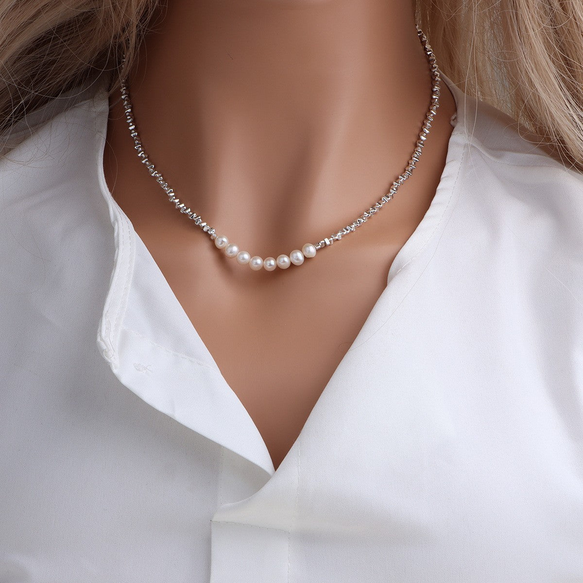 Small Pieces Of Silver Shell Pearl And Pearl Special-interest Design Necklace