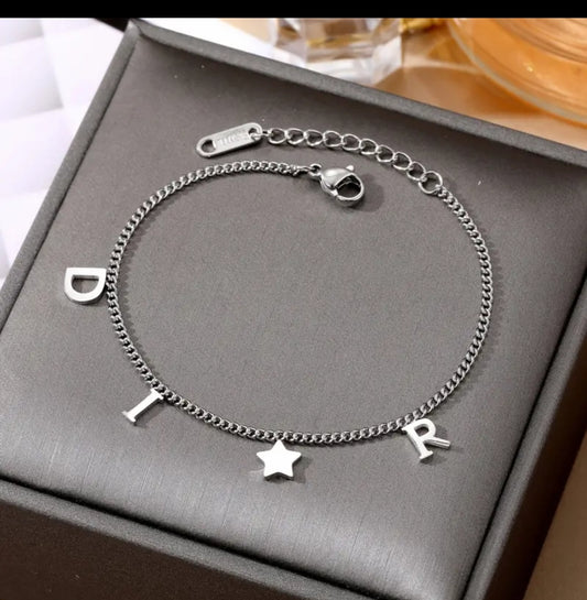 Dior style Fashion Necklace very nice.