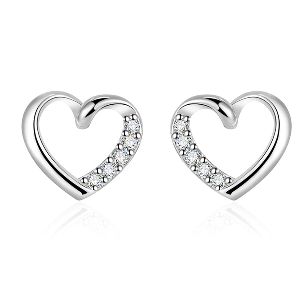 Women's Simple Fashion Heart-shaped Stud Earrings