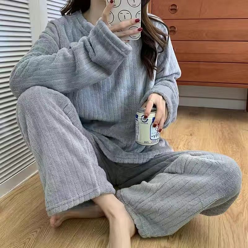 Women's Winter Soft Velvet Pajamas Set