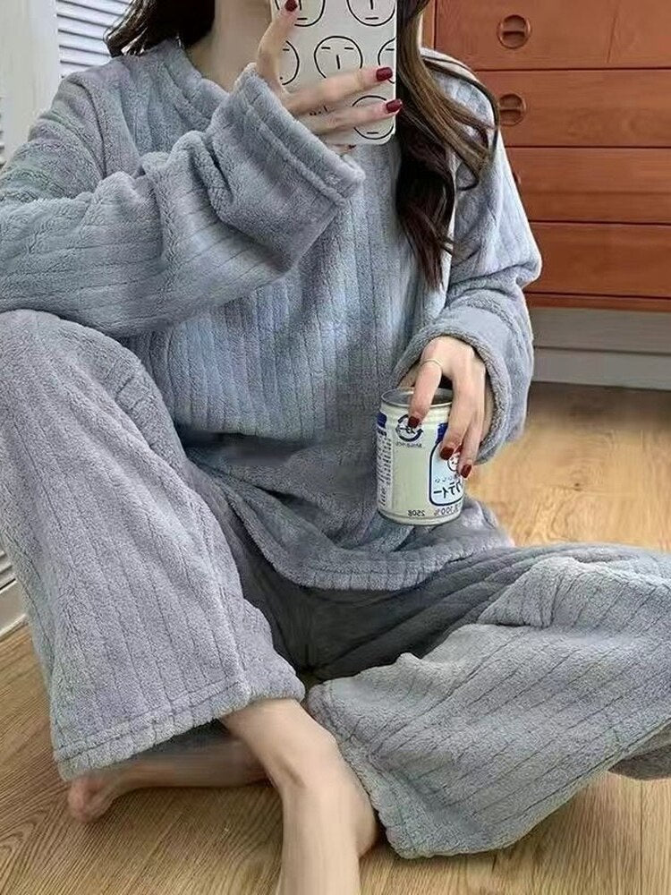 Women's Winter Soft Velvet Pajamas Set