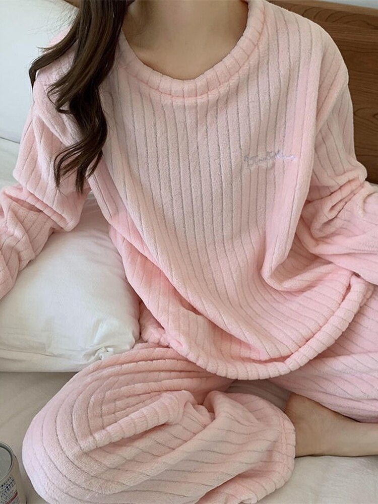 Women's Winter Soft Velvet Pajamas Set