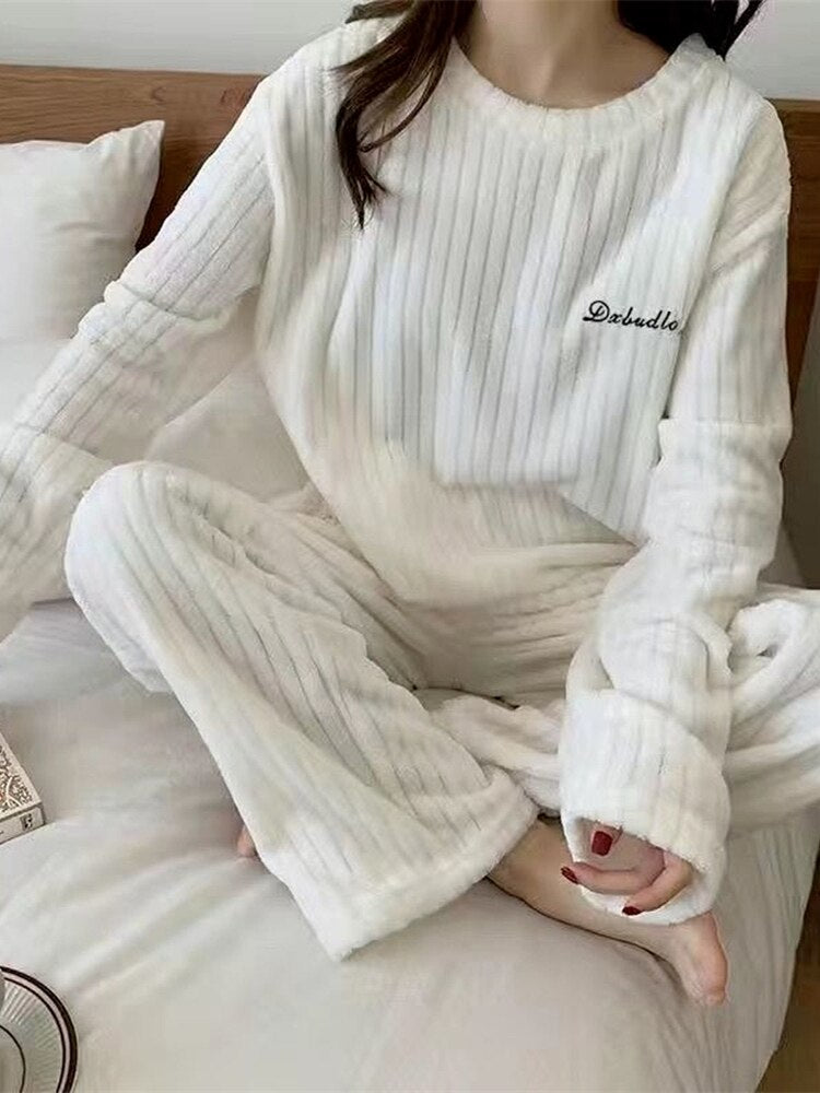 Women's Winter Soft Velvet Pajamas Set