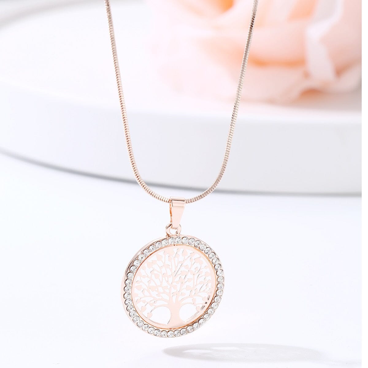 Collier Pendentif Arbre de Vie avec Cristal - Élégance et Style Raffiné pour vos Tenues